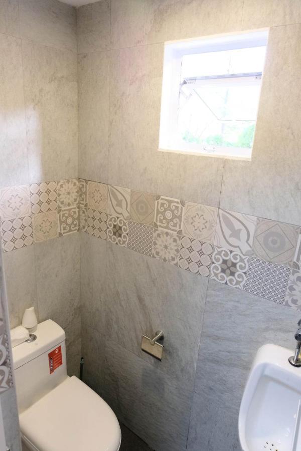 J & J Homestay Coron Exterior foto
